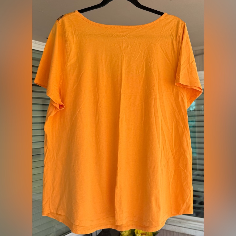 Catherines Short Sleeve Relaxed Fit Shirt - Picture 3 of 9